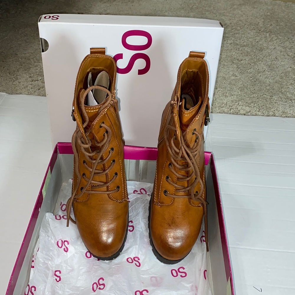SO WOMEN’S BROCCOLI Combat Boots. NIB stylish buckle on outside, zipper inside.